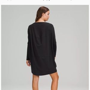 Lululemon Back in action dress size 8. Great condition.